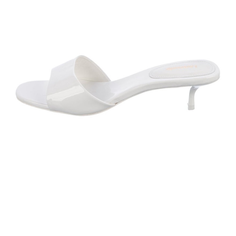 Larroude Greta Kitten Heels